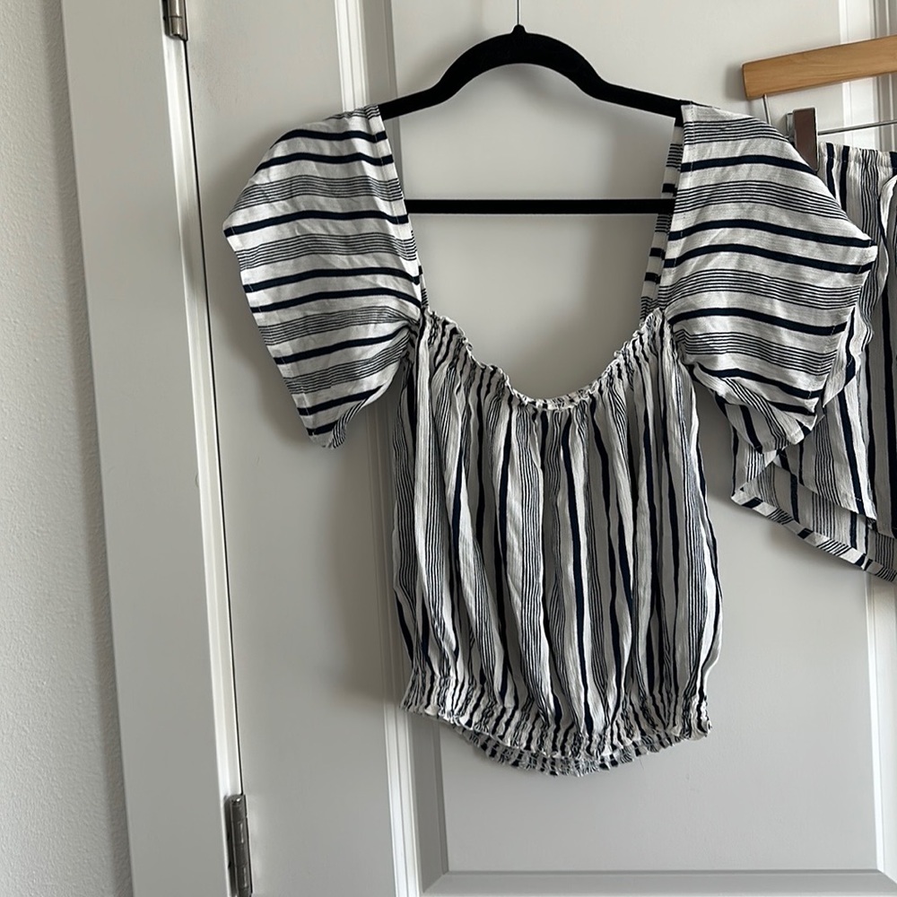 Lost in paradise size large summer top